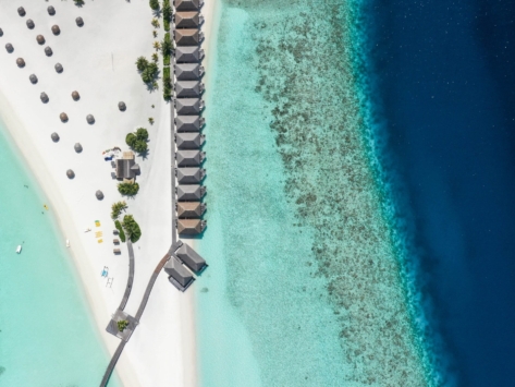 job-maldives-unsplash